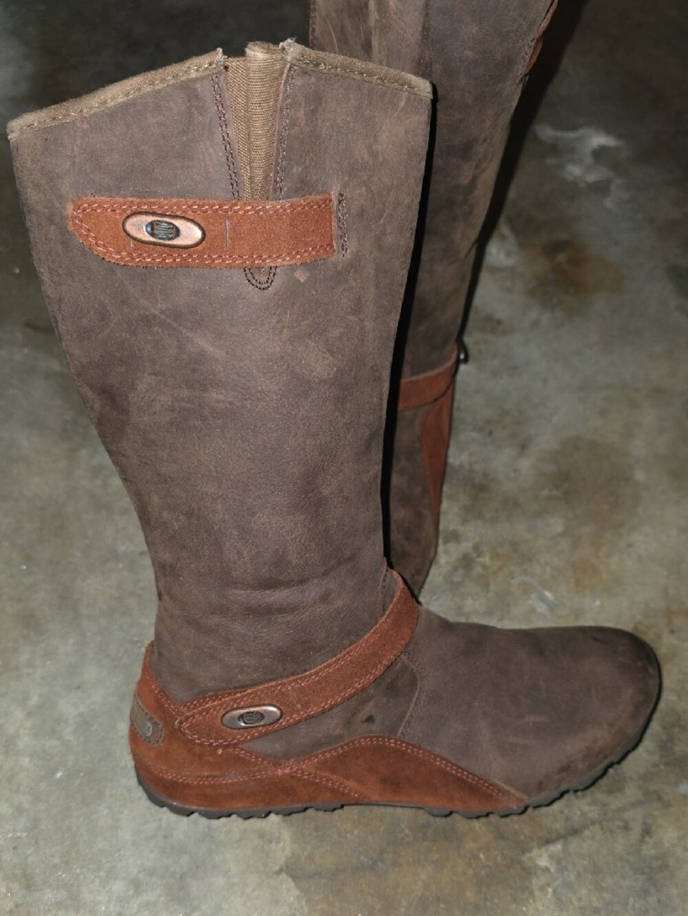 Merrell Women’s Brown Suede Mid-Calf Boots. Size 8.5